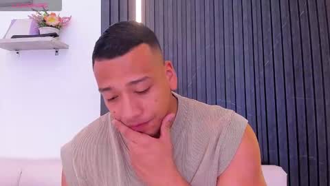 Tom muscle1 online show from September 23, 11:48 am