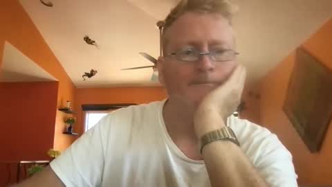 Hola online show from April 21, 5:31 pm