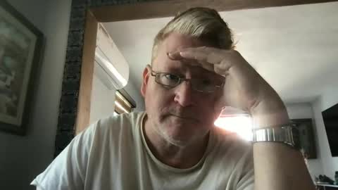 Hola online show from February 14, 6:40 pm