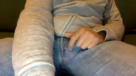 tombi125 online show from March 12, 5:49 pm