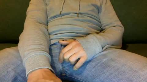 tombi125 online show from January 3, 4:48 pm