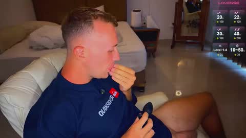 Snapshot of tommy_cumfinger chatting on October 29, 8:05 am Tommy online show from October 29, 8:05 am