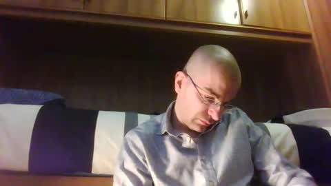 tommycorner online show from January 8, 2:35 pm