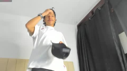 tommyhot7 online show from July 26, 9:34 pm