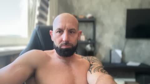 Thomas Fit online show from July 29, 1:44 pm