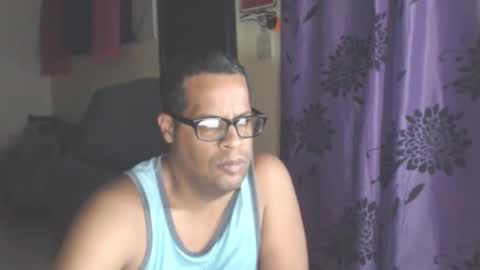 Snapshot of toni2814 chatting on October 14, 2:36 am Antonio online show from October 14, 2:36 am