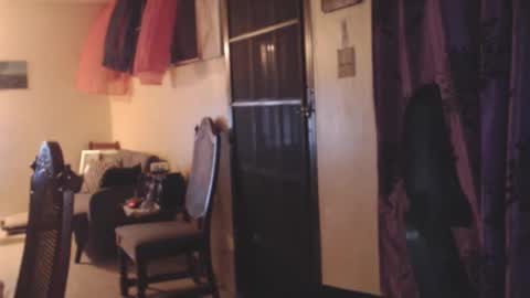 Snapshot of toni2814 chatting on October 21, 2:49 am Antonio online show from October 21, 2:49 am