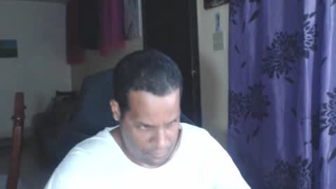 Snapshot of toni2814 chatting on October 20, 2:49 am Antonio online show from October 20, 2:49 am