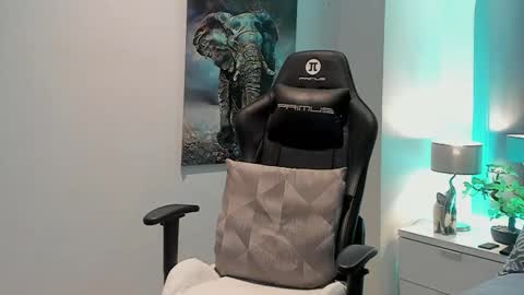 tony_petrov online show from January 15, 4:54 am