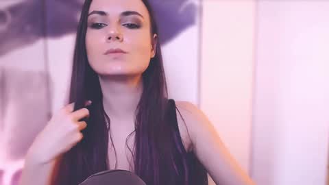 Elizabeth online show from January 19, 9:13 pm