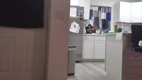 toofreakyforu online show from July 24, 8:22 am