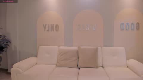 Tori Cross online show from October 11, 1:49 pm