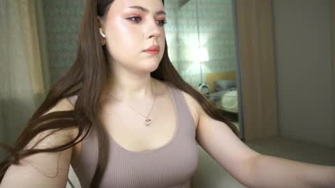         online show from April 19, 5:52 am