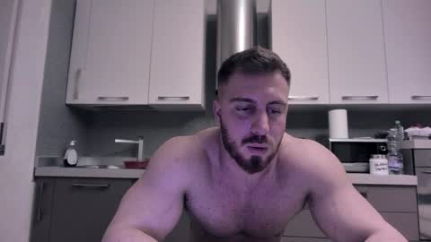 Snapshot of toro_arrapato chatting on December 10, 10:26 pm toro_arrapato online show from December 10, 10:26 pm