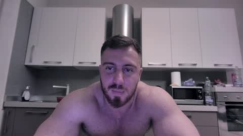 Snapshot of toro_arrapato chatting on December 9, 9:37 pm toro_arrapato online show from December 9, 9:37 pm