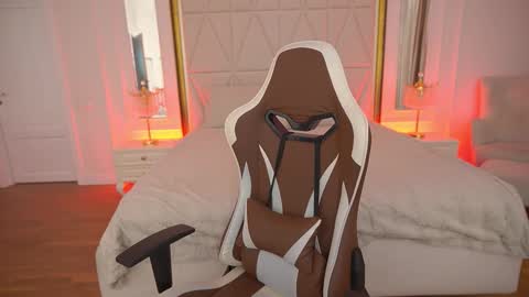 Torry online show from March 8, 9:41 pm