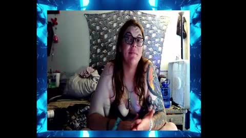 Snapshot of toxiclove1311 chatting on October 18, 8:46 pm Toxiclove1311 online show from October 18, 8:46 pm