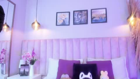 Tracy  online show from April 1, 8:39 pm