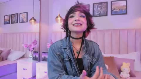 Tracy  online show from March 3, 8:38 pm