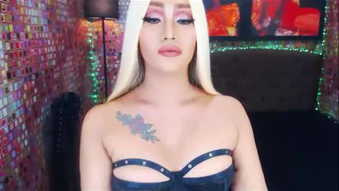 Snapshot of transplayfullolivia chatting on February 16, 3:47 am KYLIE BELLA  TS online show from February 16, 3:47 am