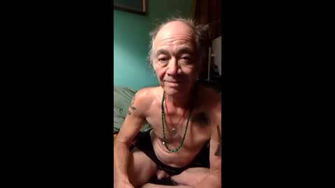 trashdiamond online show from April 4, 8:43 am