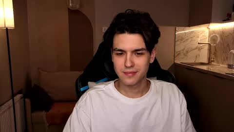 travisrivas online show from May 28, 11:03 pm