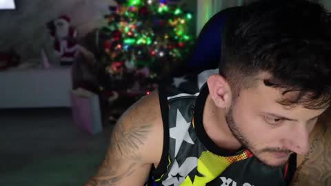 TRAVISS HOLDEN online show from December 19, 4:34 am