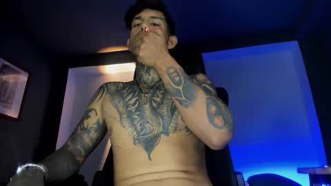 TRAV - INDEPENDENT MODEL online show from November 30, 6:26 pm