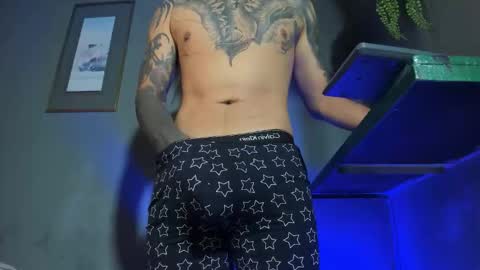 TRAV - INDEPENDENT MODEL online show from October 22, 2:48 am