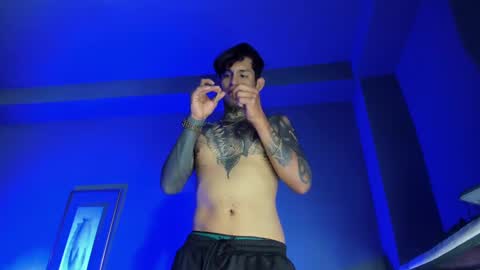 TRAV - INDEPENDENT MODEL online show from October 10, 2:17 am