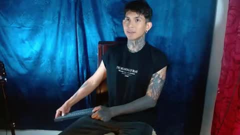 TRAV - INDEPENDENT MODEL online show from February 4, 9:20 pm