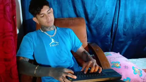 TRAV - INDEPENDENT MODEL online show from February 7, 8:31 pm