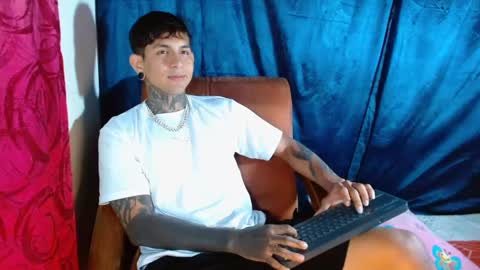 TRAV - INDEPENDENT MODEL online show from February 12, 9:54 pm