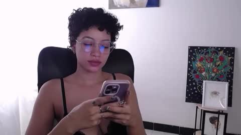 Snapshot of treasuresz chatting on October 27, 6:52 pm Emily online show from October 27, 6:52 pm