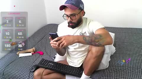 Hunter man online show from April 5, 9:23 pm