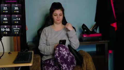 TreeJeanne online show from October 8, 3:02 am