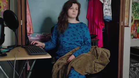 TreeJeanne online show from September 21, 3:32 am