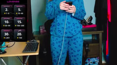 TreeJeanne online show from November 16, 3:30 am