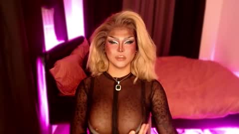 Jade online show from December 16, 1:17 pm