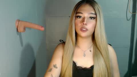 trexie_fucks15 online show from September 25, 1:07 pm