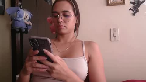 triana_bell online show from May 15, 7:10 pm