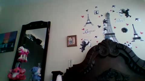 triana_bell online show from October 3, 7:11 pm