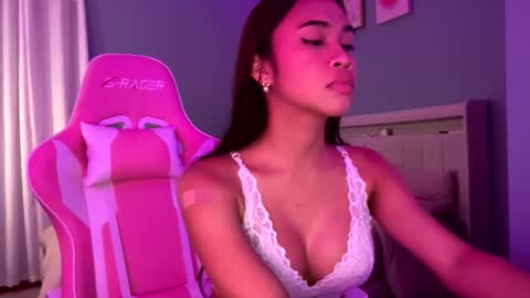 tricie_flor05 online show from November 20, 11:46 pm