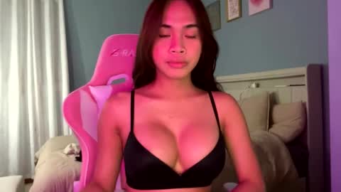 tricie_flor05 online show from November 24, 2:10 am