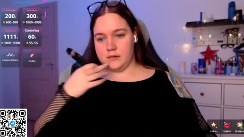 Tina online show from December 8, 9:08 pm