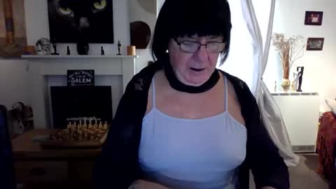 trinity1011 online show from November 2, 7:52 am