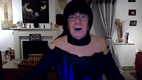 trinity1011 online show from November 13, 6:49 am