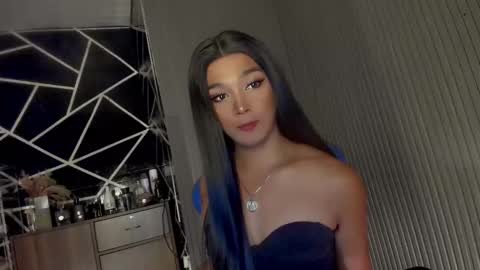 Ms Ella online show from March 5, 2:56 pm