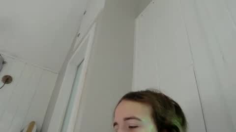 trippybb222 online show from December 4, 3:33 pm