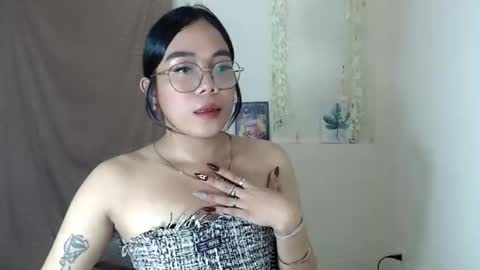 trixie_foxslut online show from November 17, 8:28 am